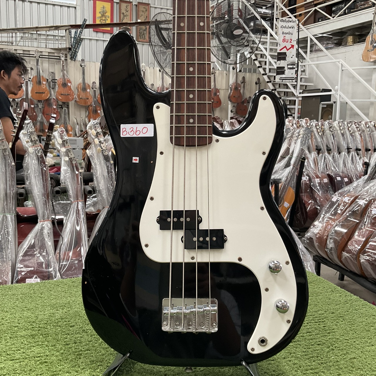 กีต้าร์เบส FORMESTAR