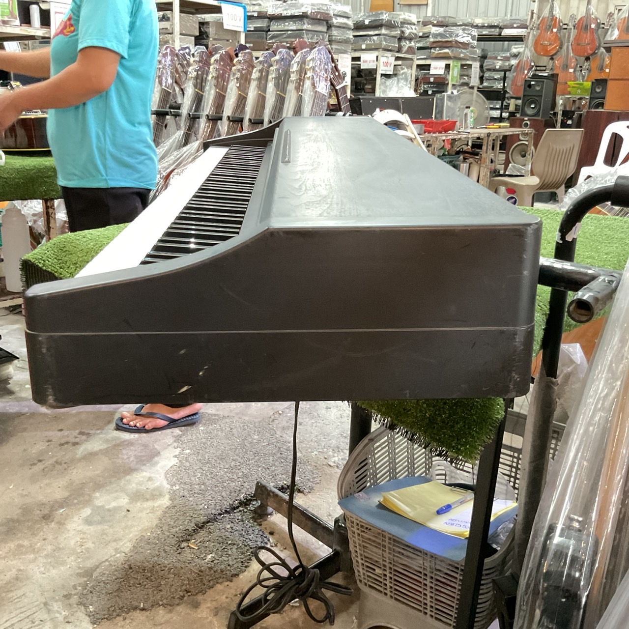 เปียโน KORG : C-16 สินค้าไม่พร้อมใช้งาน (ต้องซ่อม)