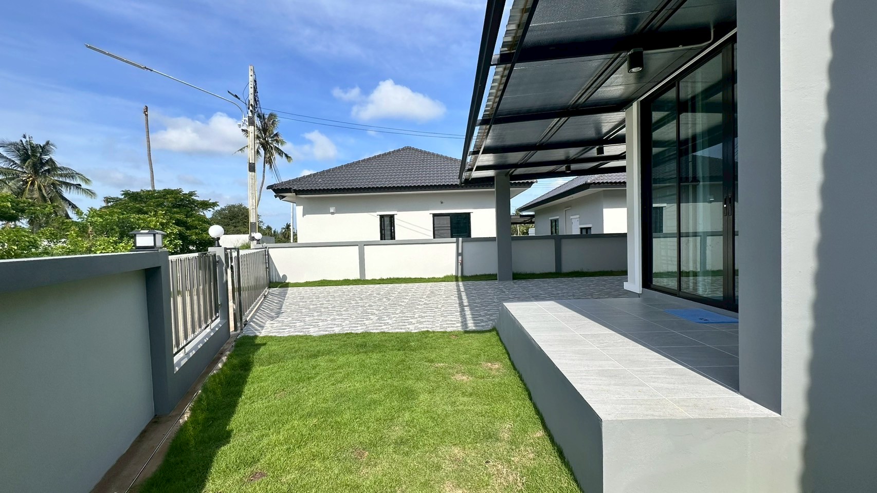 บ้านเช่าพัทยา หนองปลาไหล 3 ห้องนอน 3 ห้องน้ำ บ้านใหม่ ตกแต่งพร้อมอยู่ สวยมาก