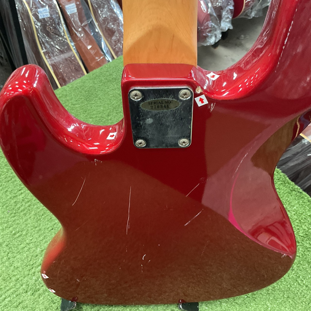 กีต้าร์เบส BUSKER'S