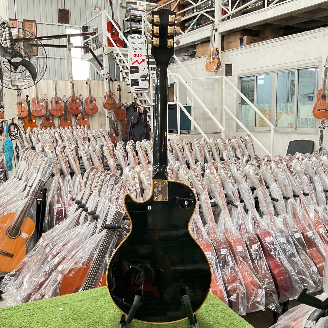 กีต้าร์ไฟฟ้า Marchis