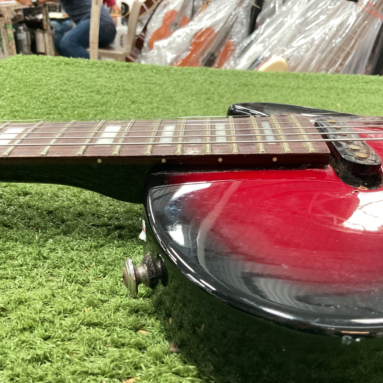 กีต้าร์ไฟฟ้า GRASS ROOTS