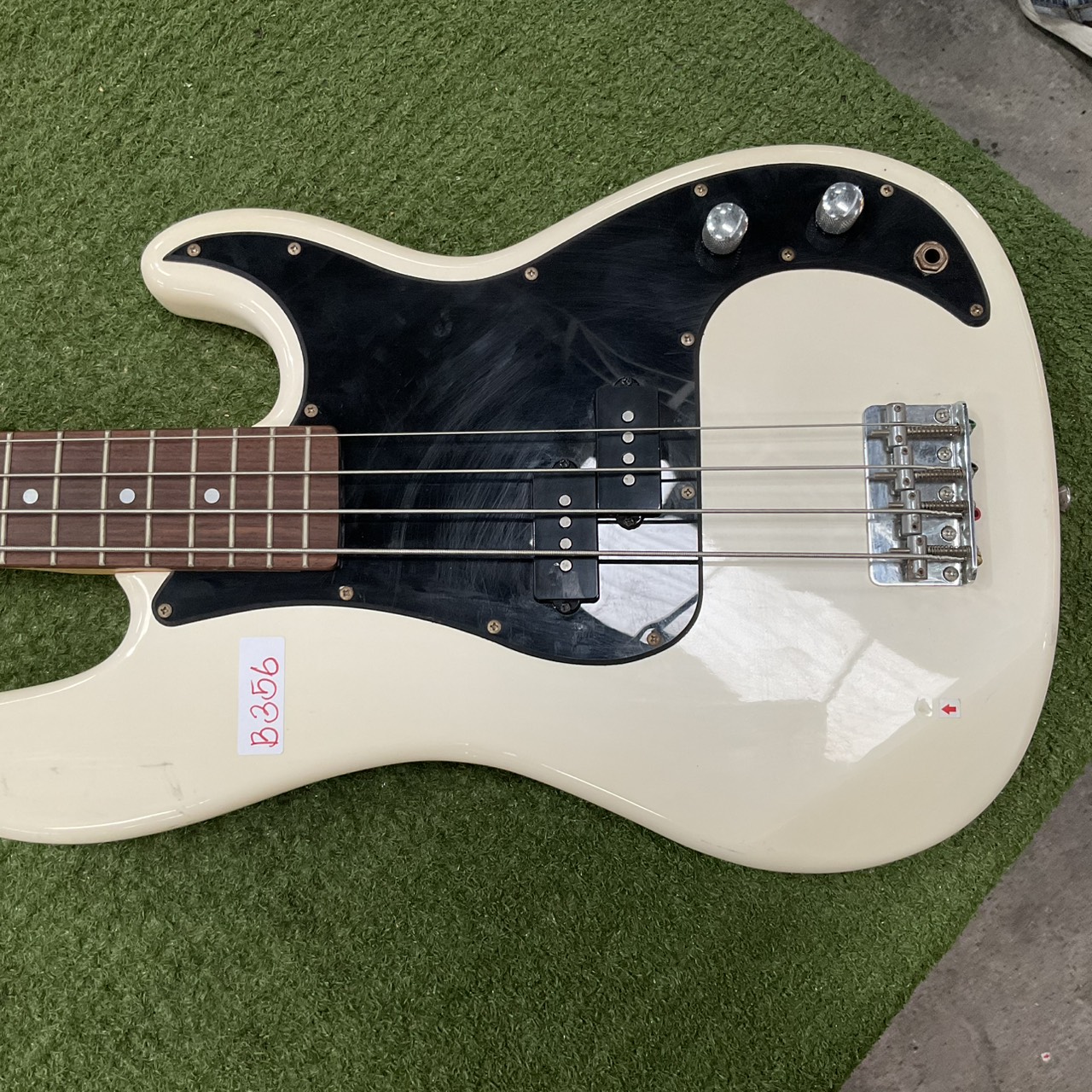 กีต้าร์เบส Edgar