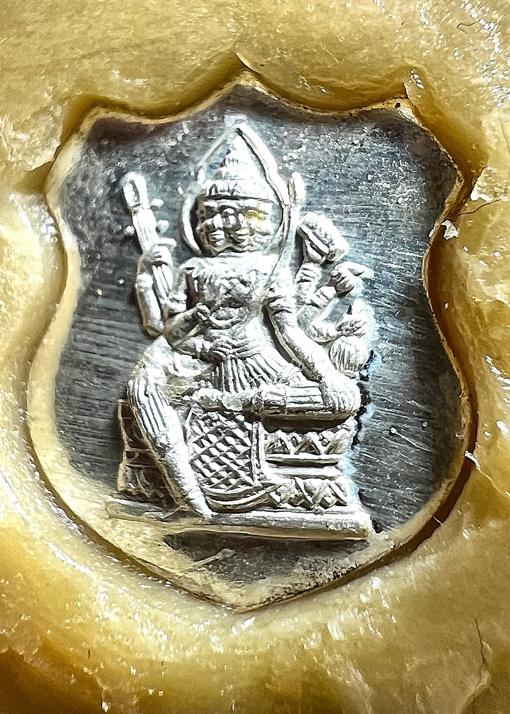 สีผึ้งจันทร์เพ็ญ (ตลับพรหมสี่หน้า,เนื้อเงิน) Full Moon Wax. (four-faced brahma case,silver material SKU-04014