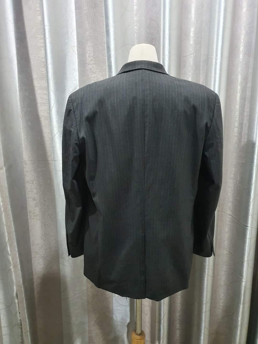 Suit C0002 เสื้อสูท นำเข้า มือสอง สีเทาเข้ม TOWNGENTอก 42 นิ้ว