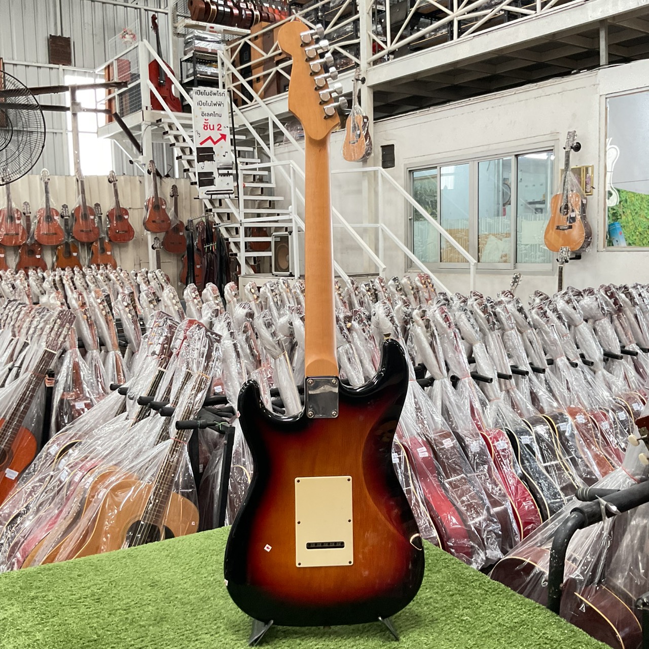 กีต้าร์ไฟฟ้า Legend