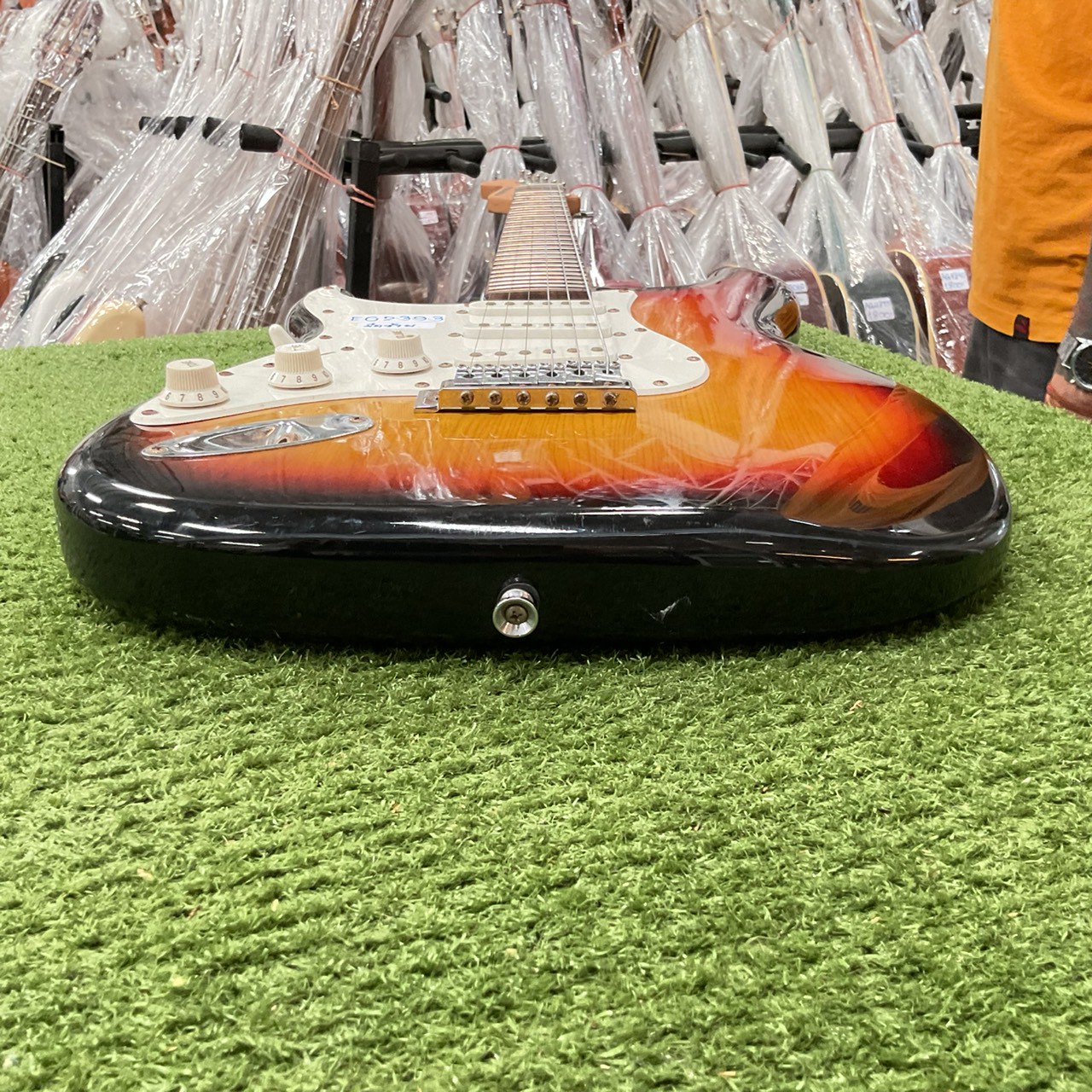 กีต้าร์ไฟฟ้า PLAY TECH (มือซ้าย)