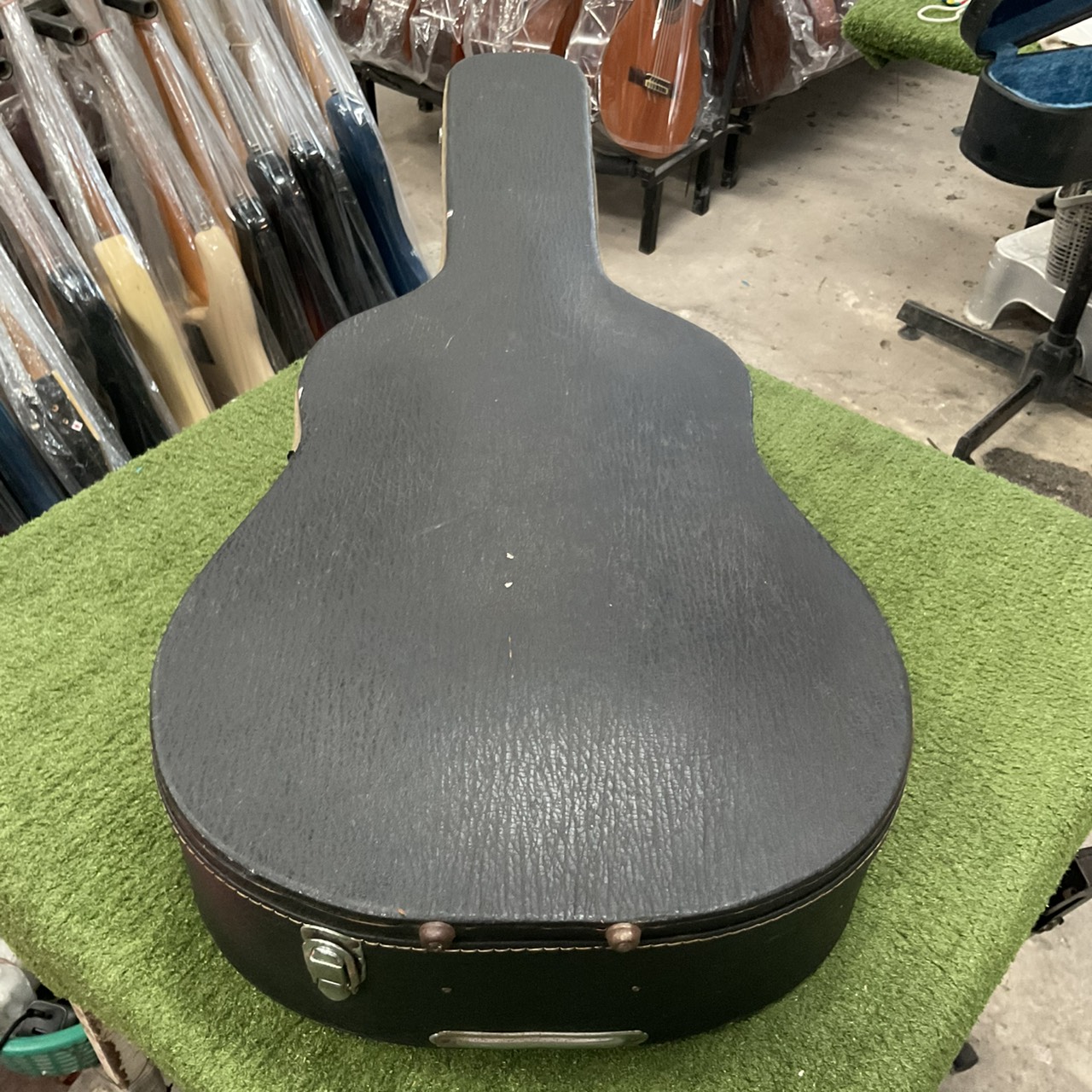 กล่องเคสกีต้าร์โปร่ง