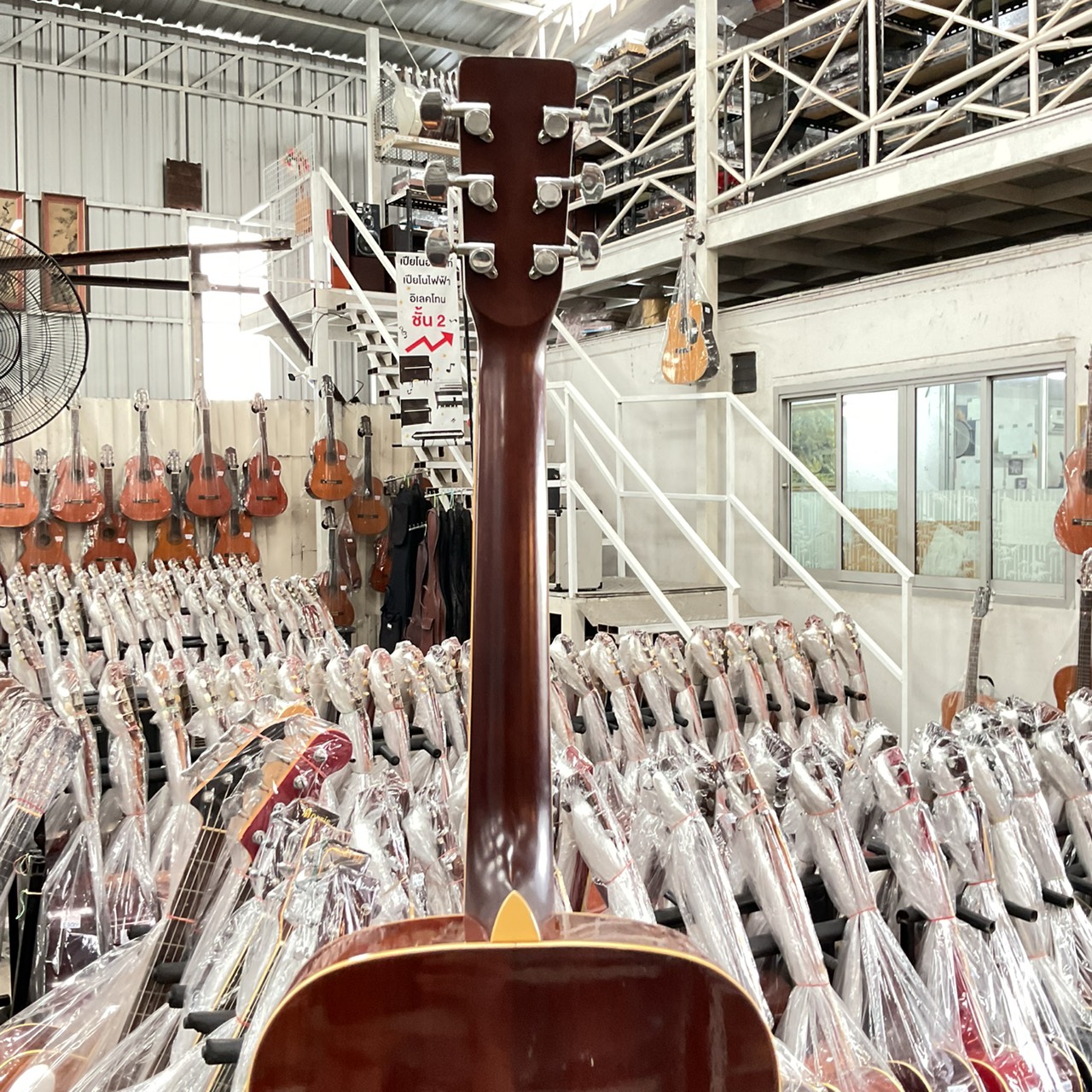 กีต้าร์โปร่ง Morris : MF-207