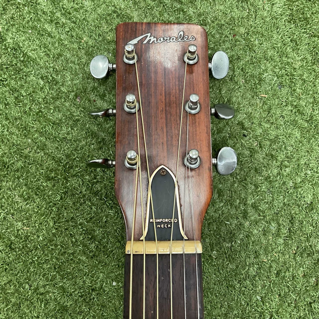 กีต้าร์โปร่ง Morales : MF150