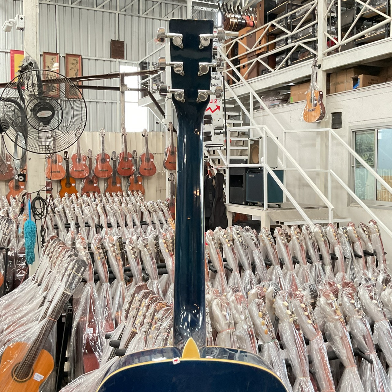 กีต้าร์โปร่ง Barclay