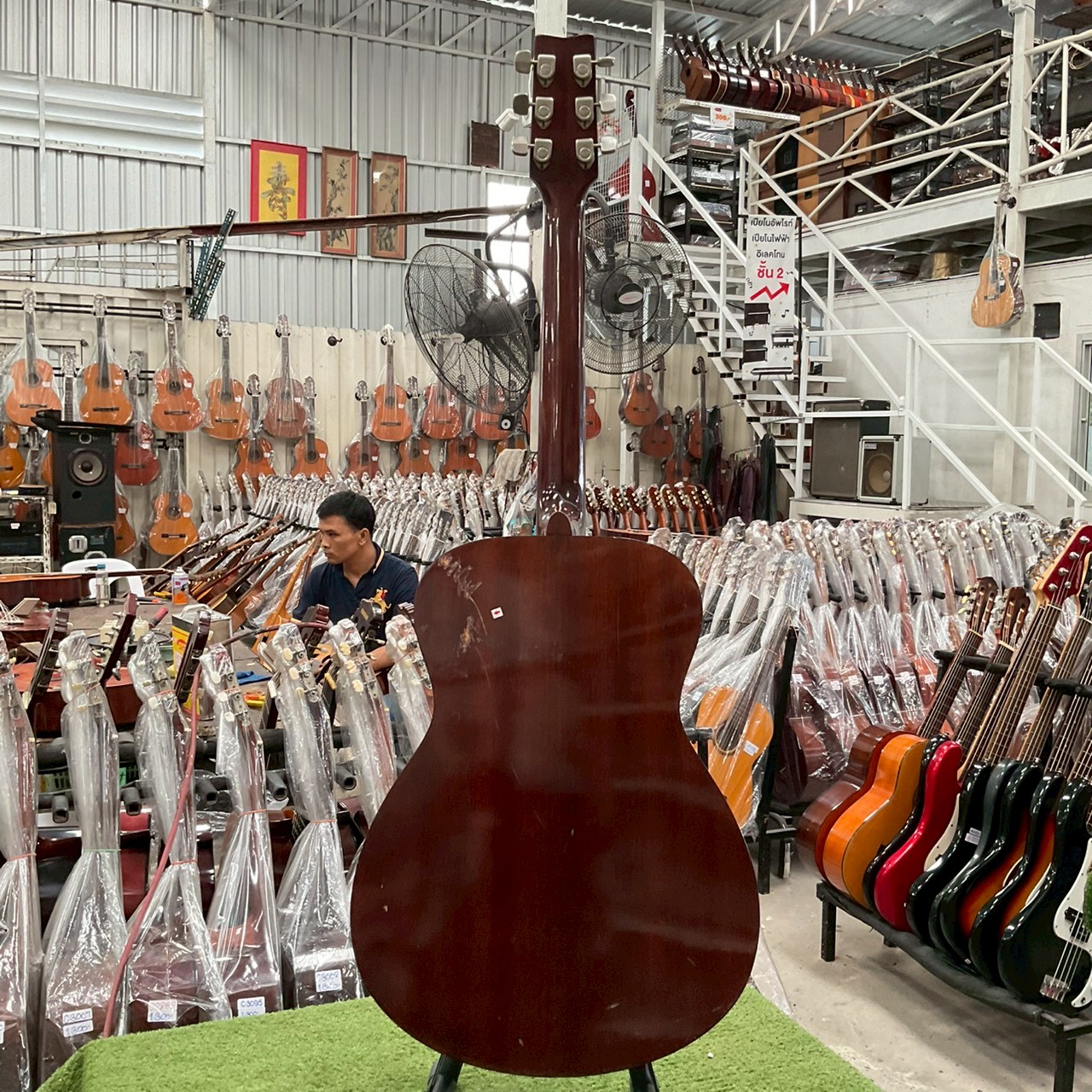 กีต้าร์โปร่ง YAMAHA : FG-130