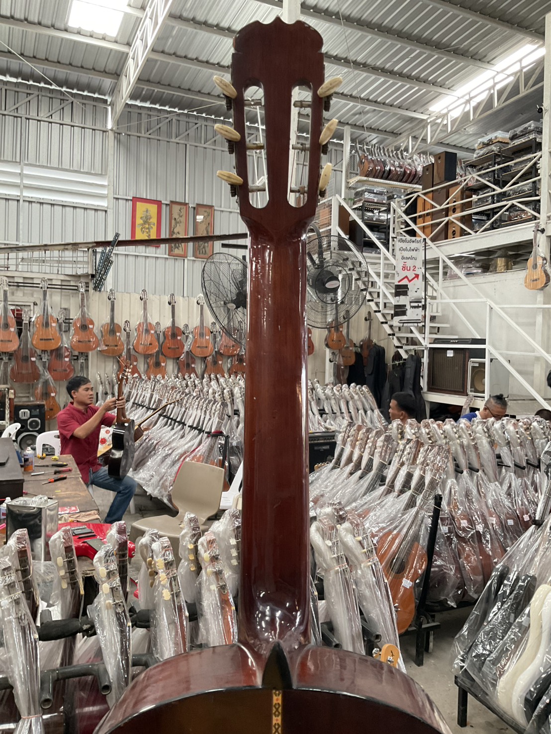 กีต้าร์คลาสสิค CLARK GUITAR : NO.10