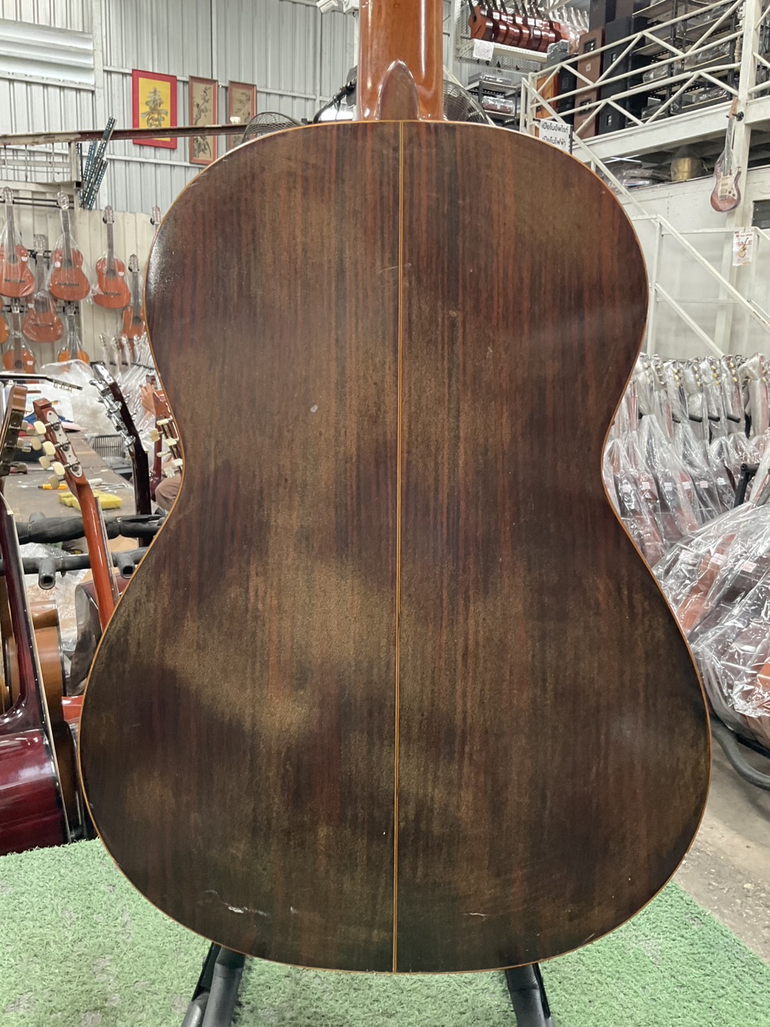 กีต้าร์คลาสสิค Abe Gut : 63D