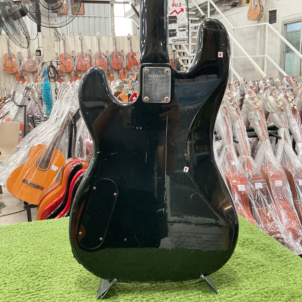 กีต้าร์เบส FERNANDES : LIMITED EDITION