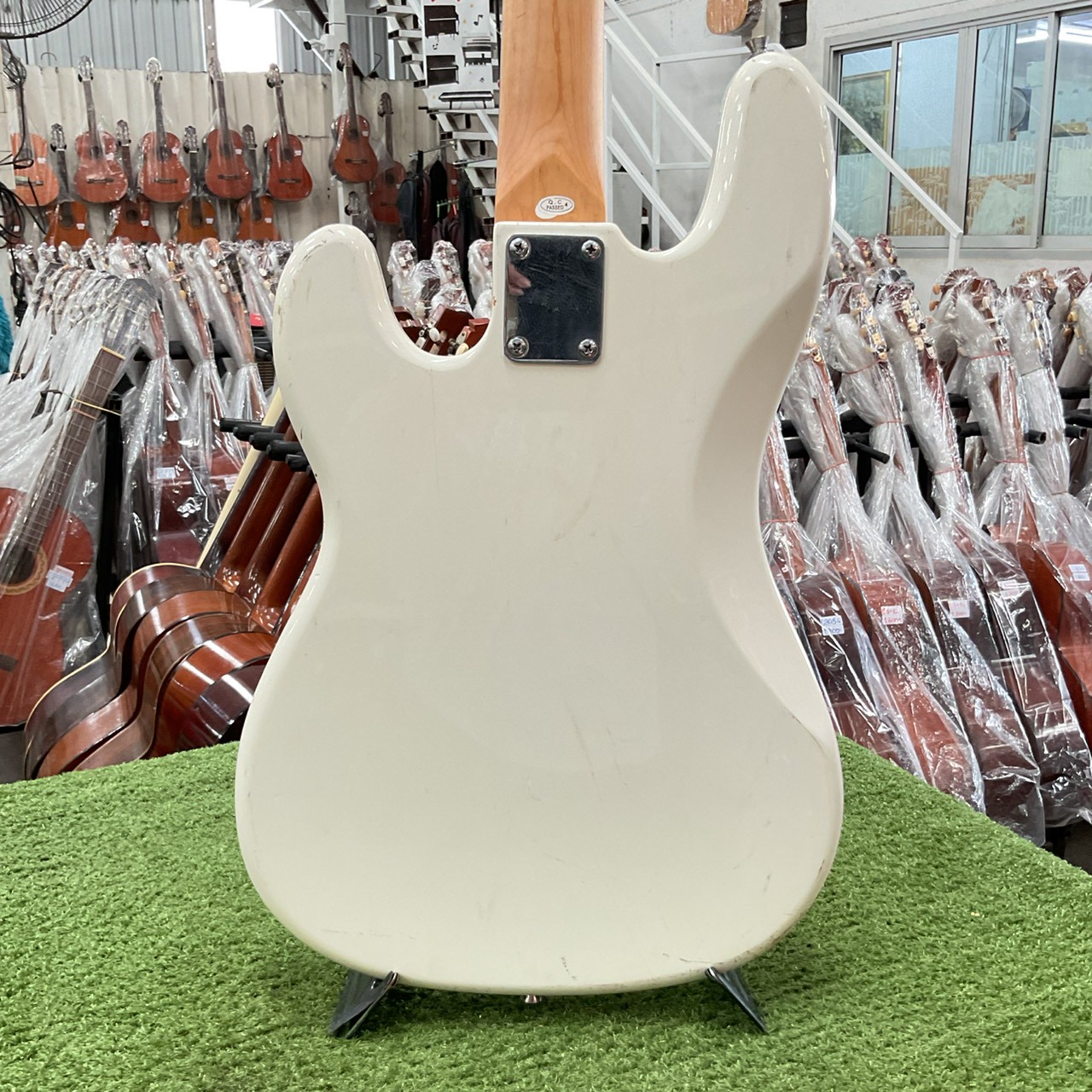 กีต้าร์เบส SELDER