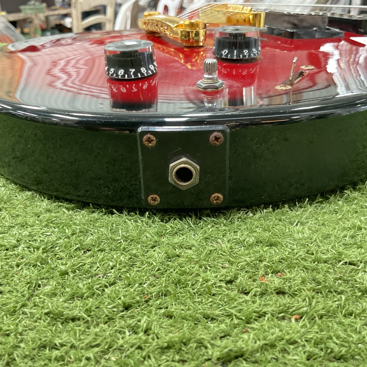 กีต้าร์ไฟฟ้า Grass Roots