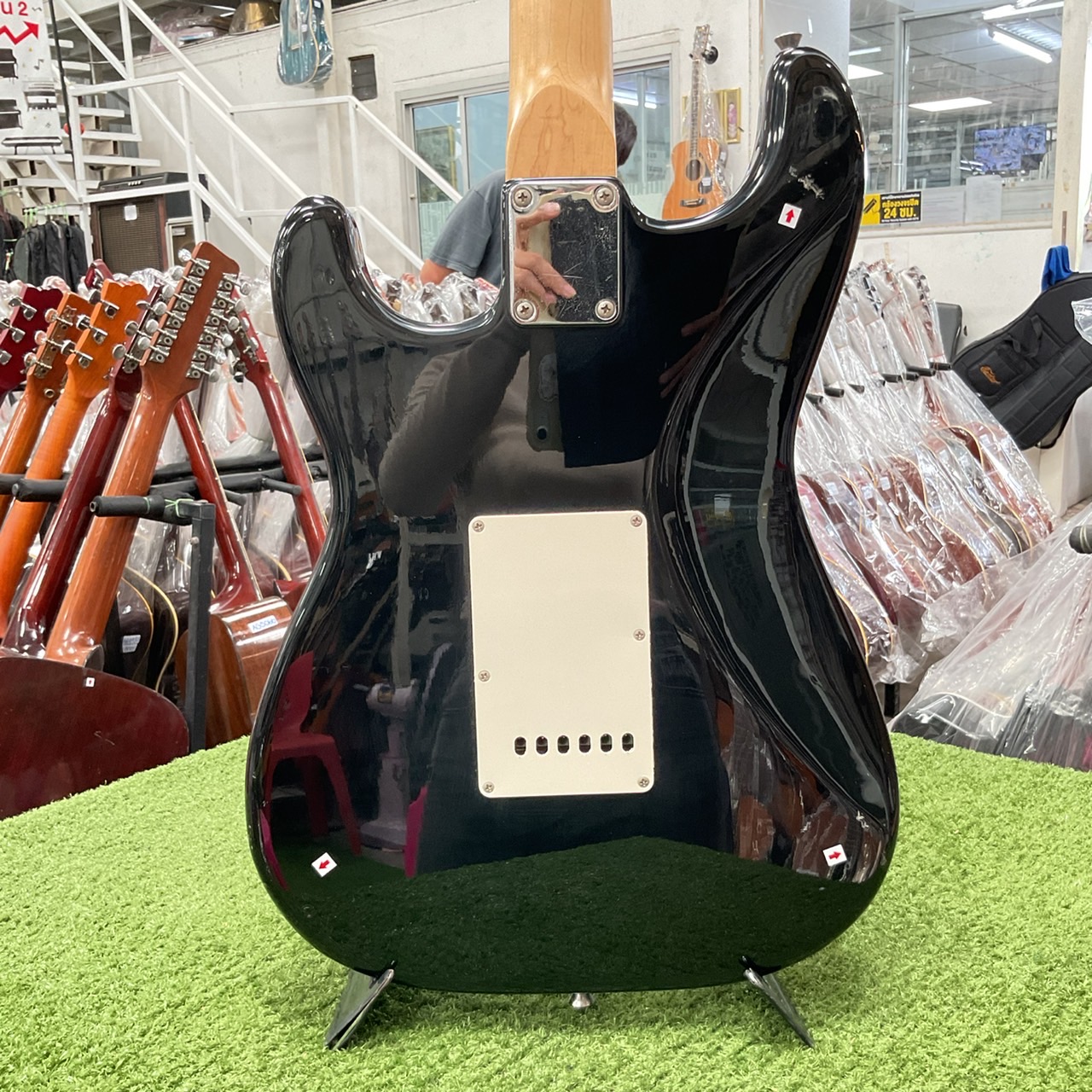 กีต้าร์ไฟฟ้า Legend