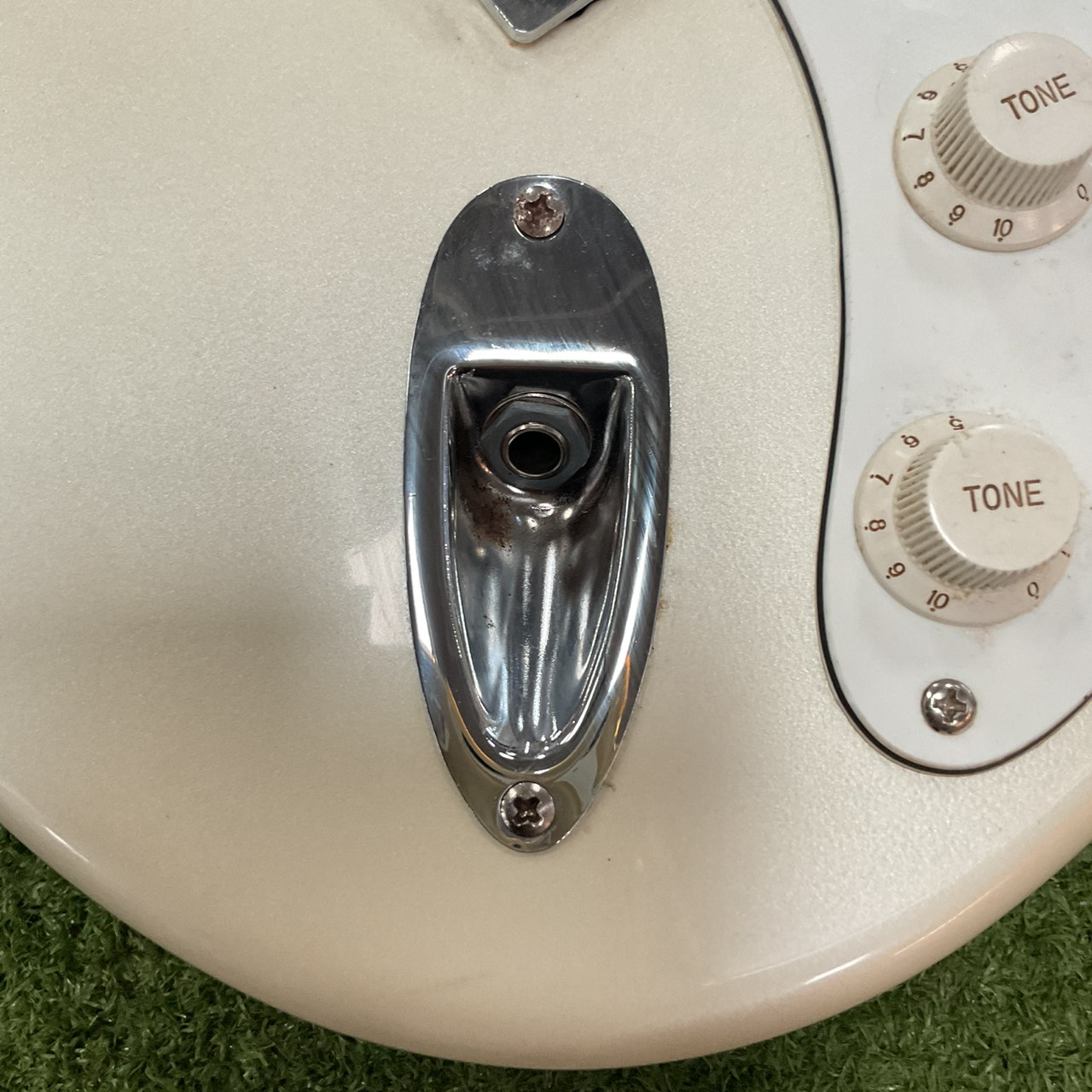 กีต้าร์ไฟฟ้า Mavis