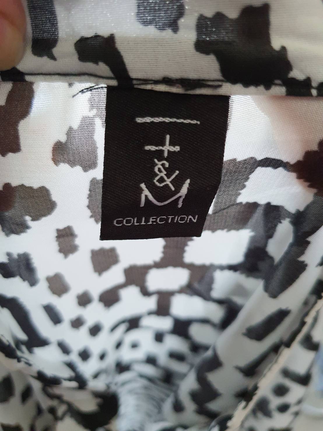 FF04299 เสื้อผ้ามือสอง ชีฟอง ลายขาวดำ อก free