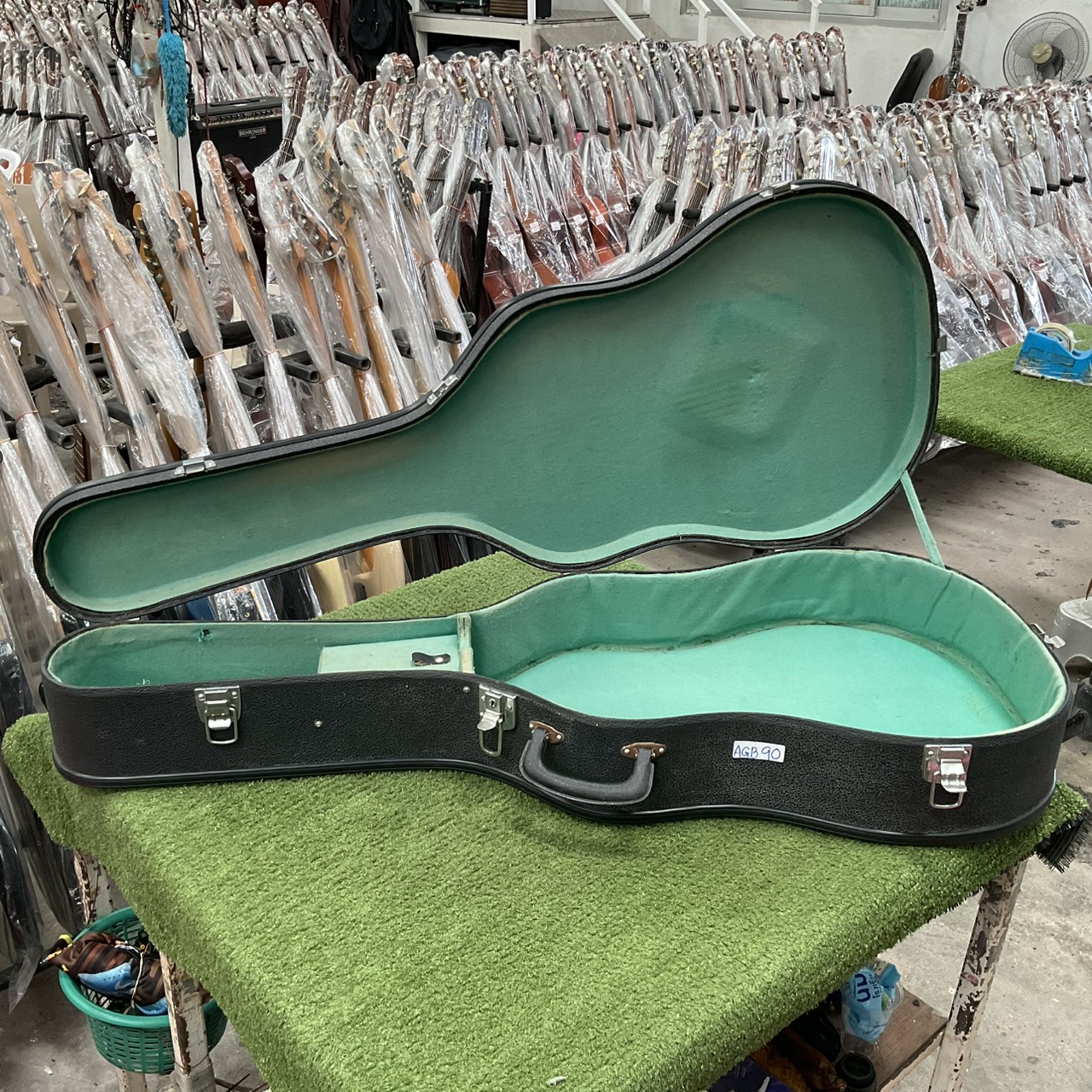 กล่องเคสกีต้าร์โปร่ง