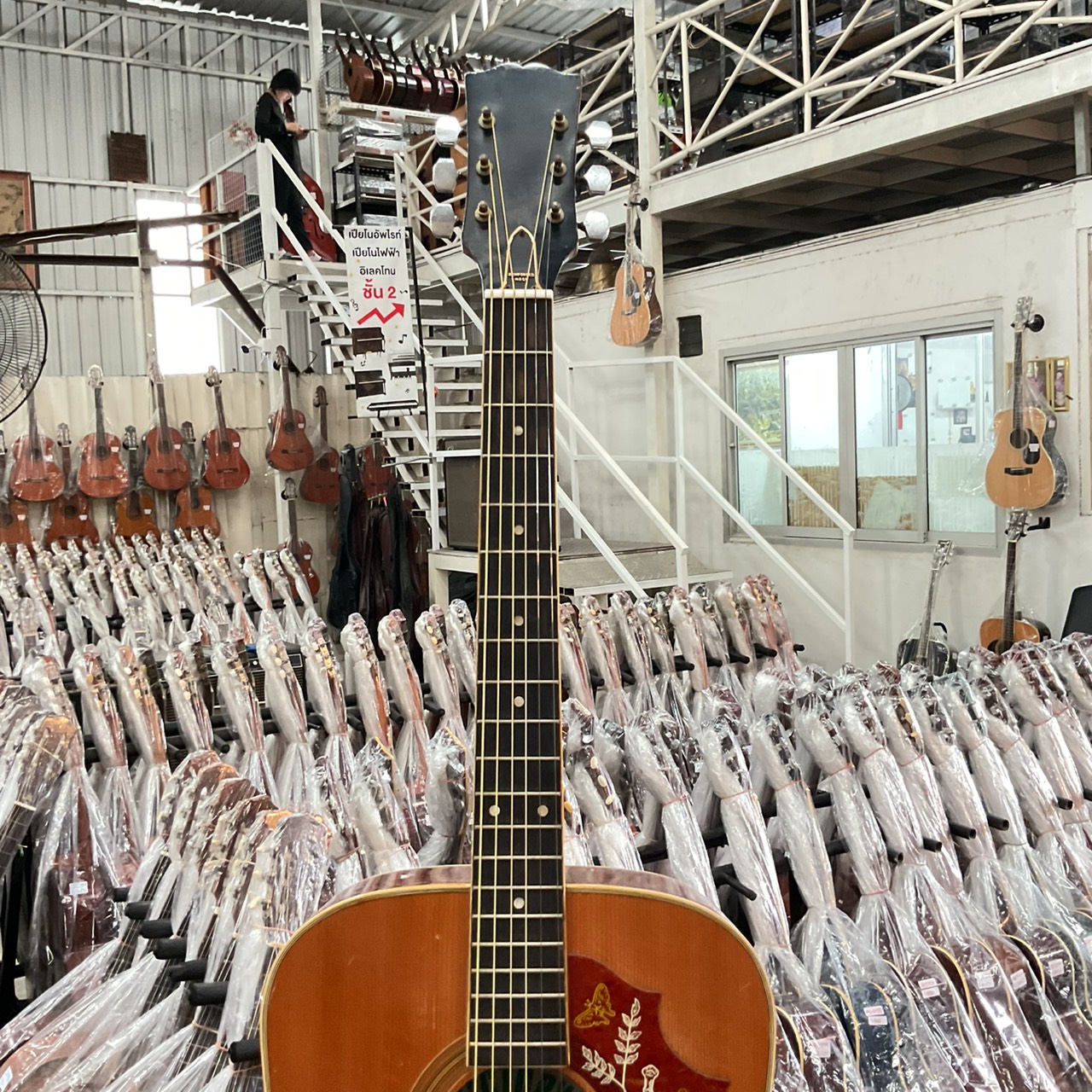 กีต้าร์โปร่ง VICTOR : F180