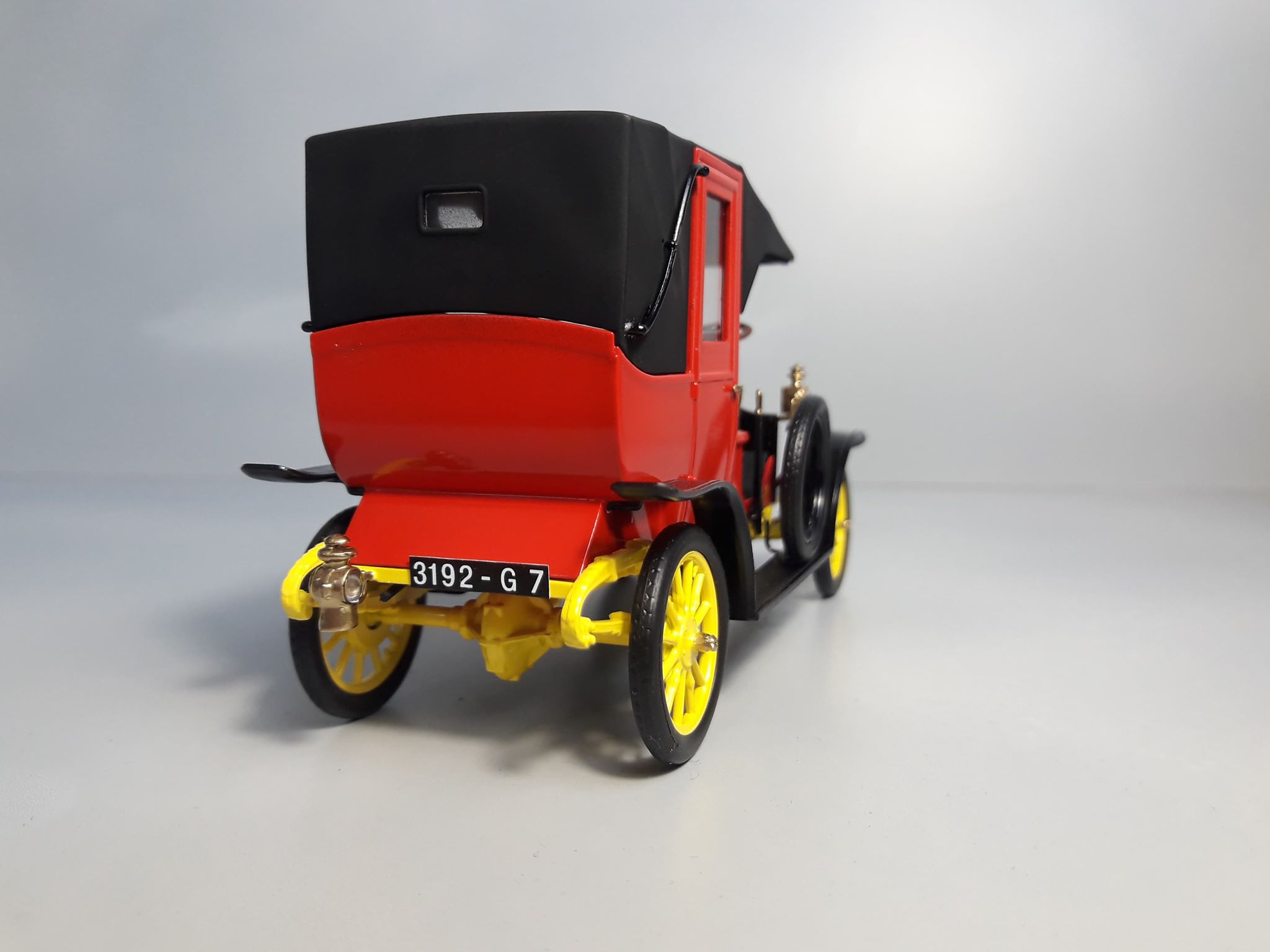 โมเดลรถแท็กซี่ ICM ขนาด 1/35 ICM35659 Taxi de la Marne (1914) French Car (100% new molds)