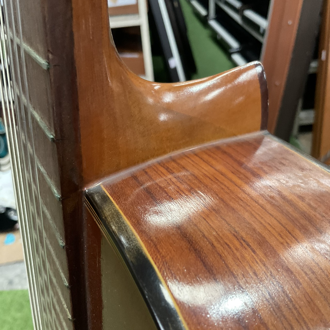 กีต้าร์คลาสสิค Abe Gut : 65A