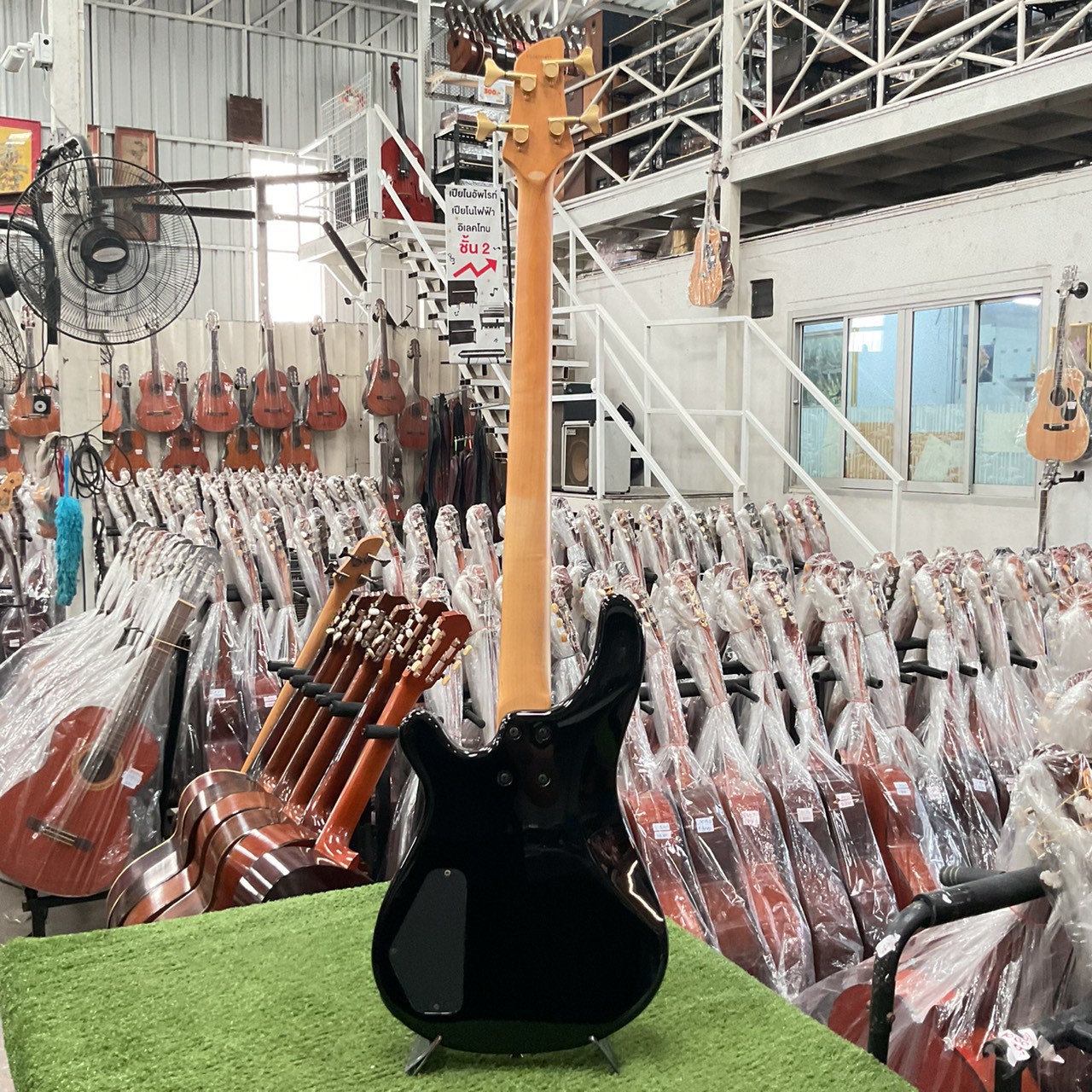 กีต้าร์เบส FERNANDES