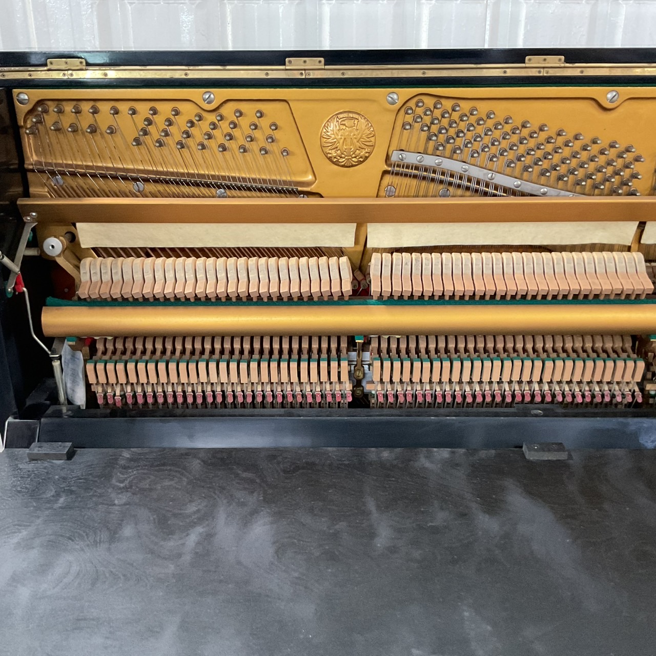 เปียโน MIKI