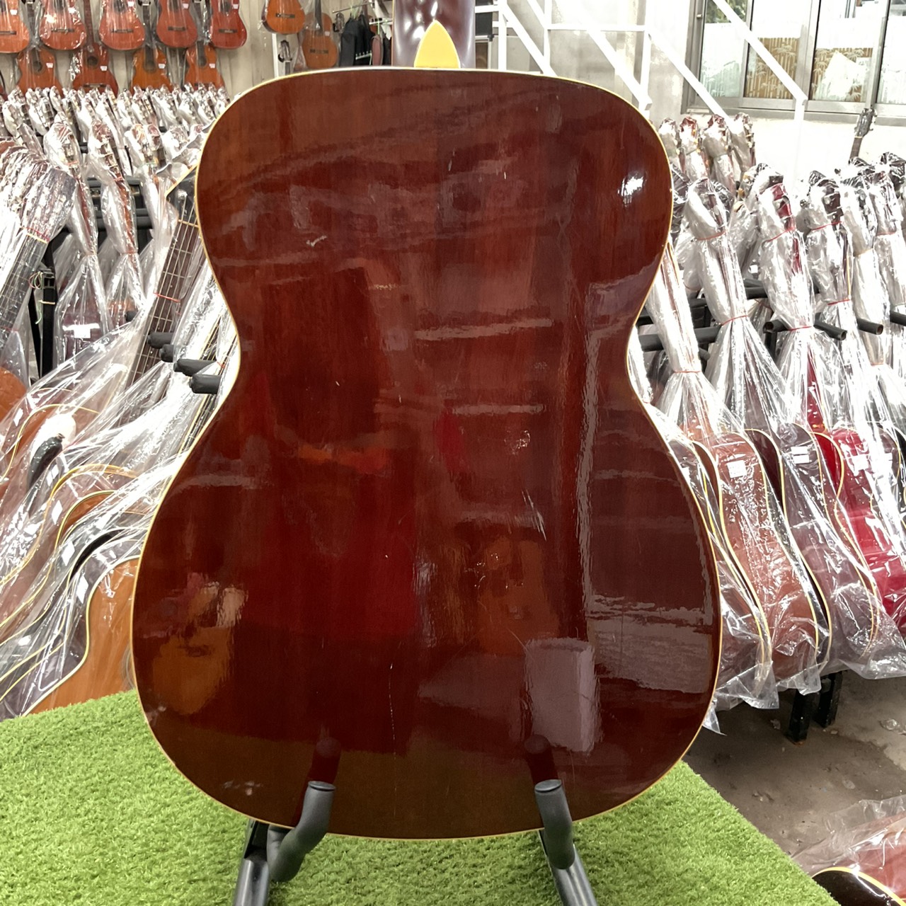 กีต้าร์โปร่ง Morris : MF-207