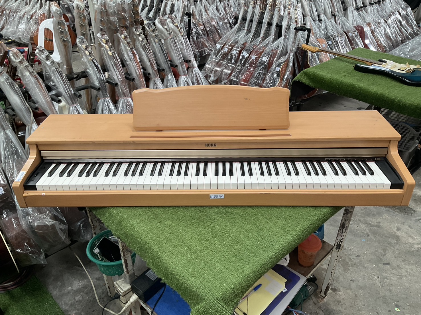 เปียโน KORG : C-2200