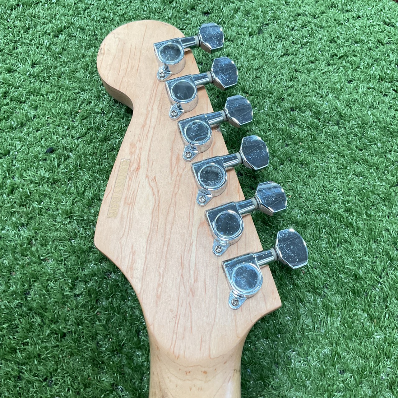 กีต้าร์ไฟฟ้า Legend