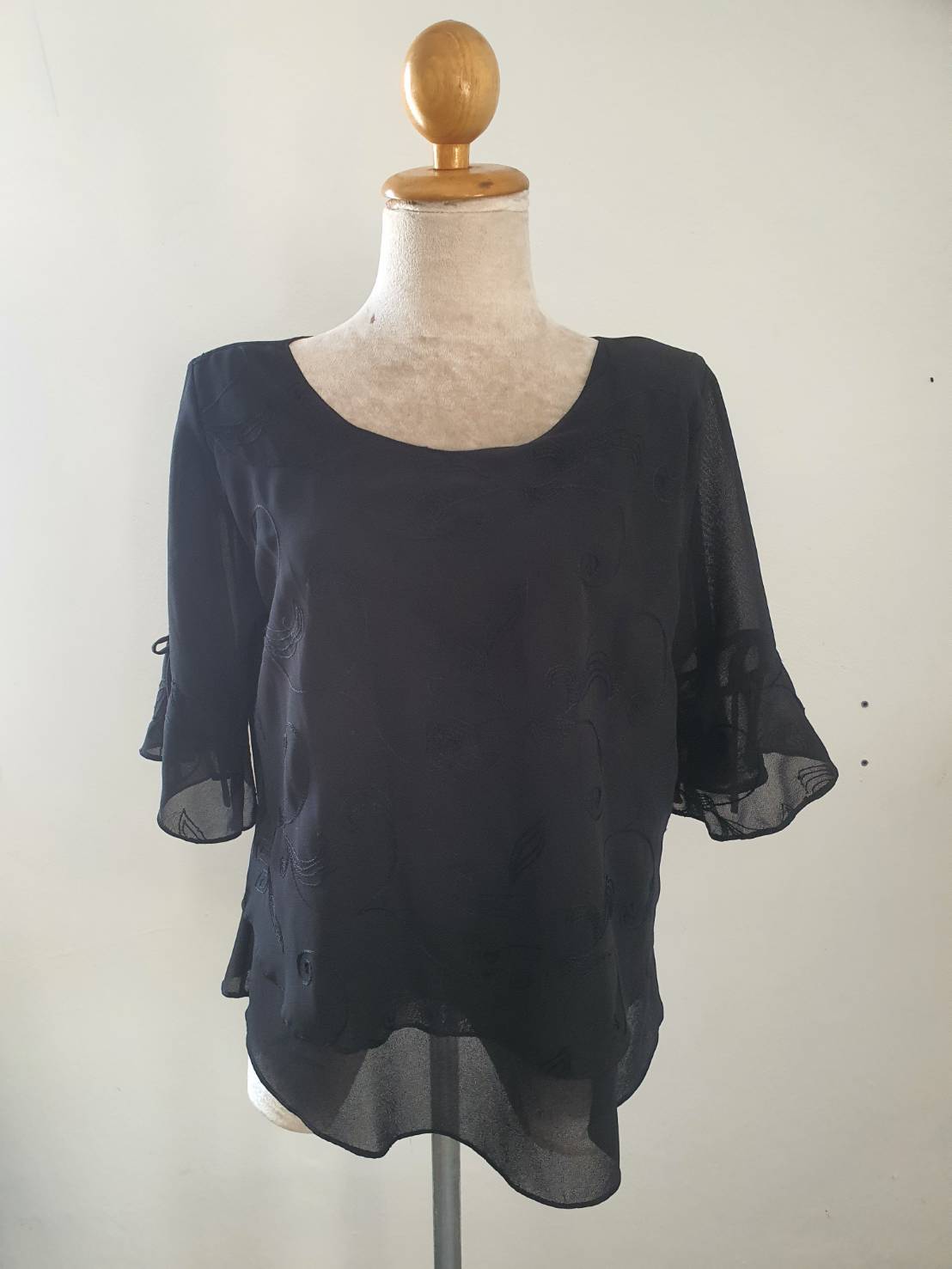 FF05836 เสื้อผ้าชีฟอง ลายปัก มือสอง สีดำ อก 42 นิ้ว