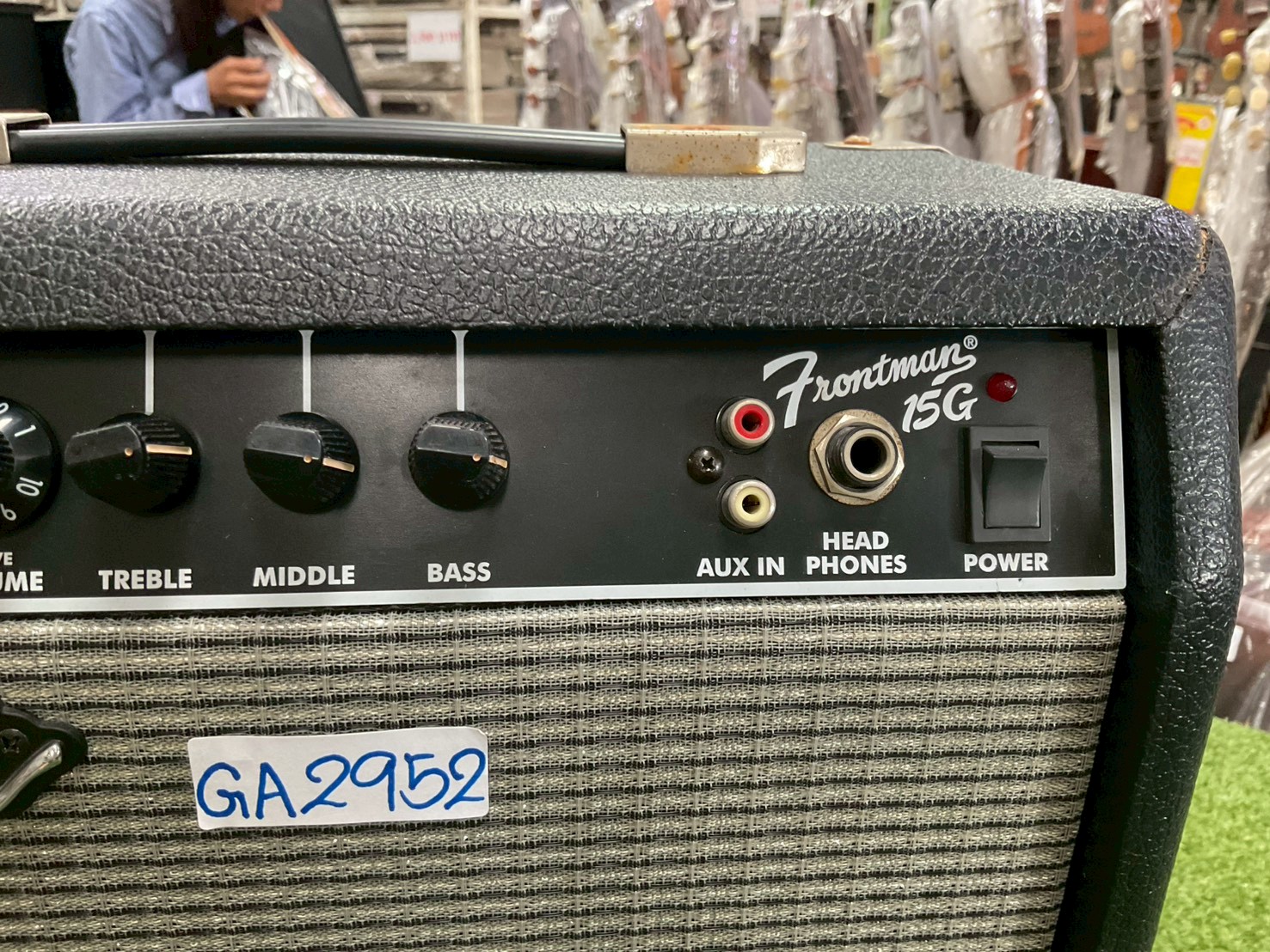 แอมป์กีต้าร์ Fender : Frontman 15G