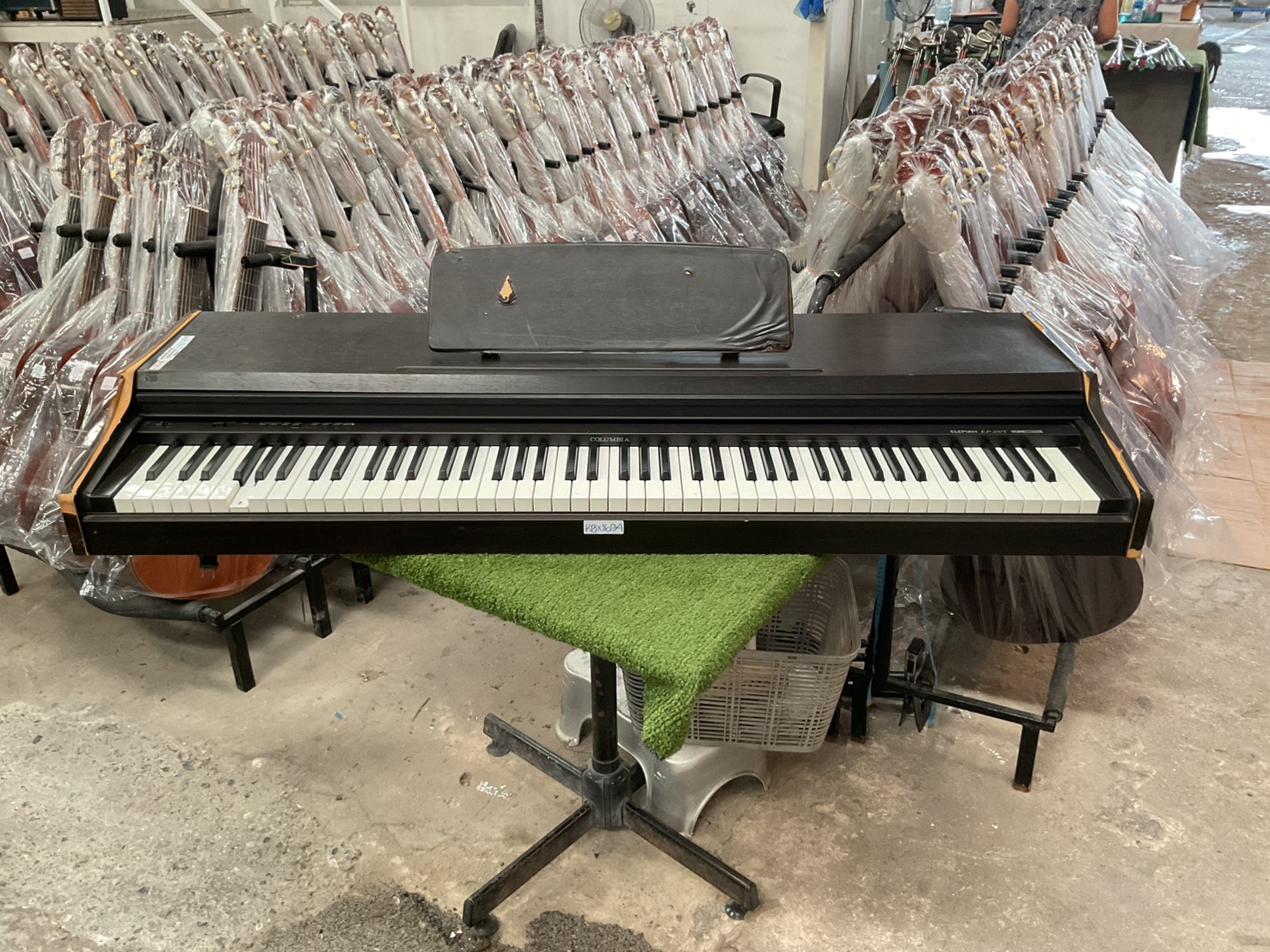 เปียโน COLUMBIA : EP-200T สินค้าไม่พร้อมใช้งาน (ต้องซ่อม)