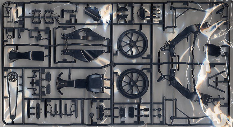 โมเดลมอเตอร์ไซด์ทามิย่า ขนาด 1/12 Tamiya TA14098 Yamaha YZR-M1'04 No.46/No.17