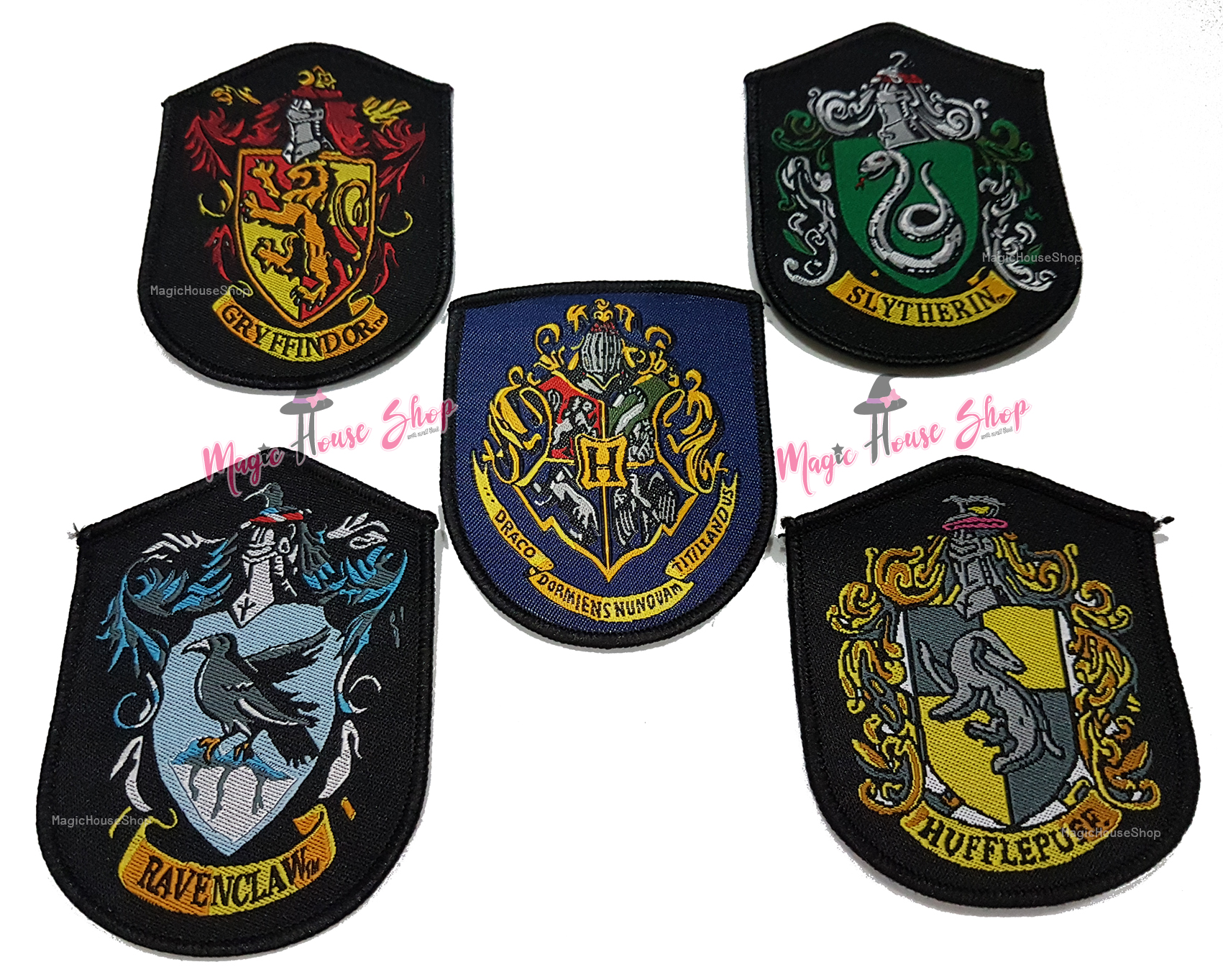 อาร์มติดเสื้อแฮร์รี่พอตเตอร์ *ไม่มีกาวด้านหลัง ขนาด 6.3x7.5 cm.