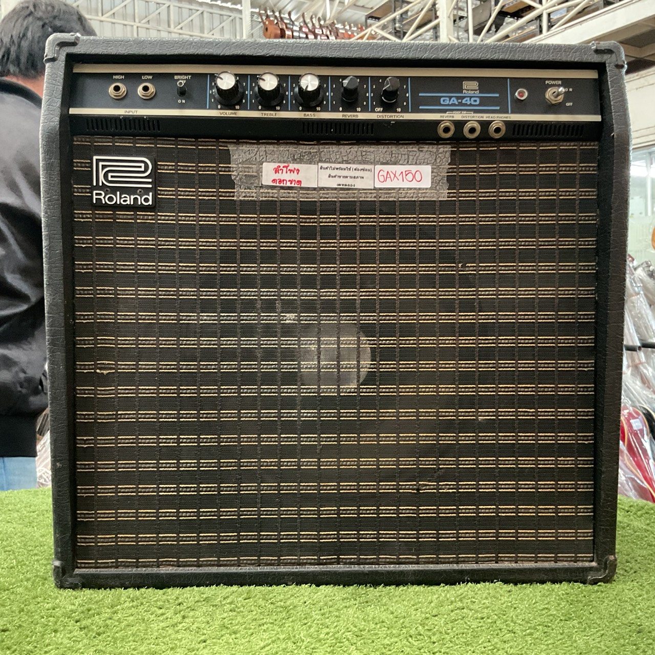 แอมป์กีต้าร์ Roland : GA-40 สินค้าไม่พร้อมใช้งาน (ต้องซ่อม)