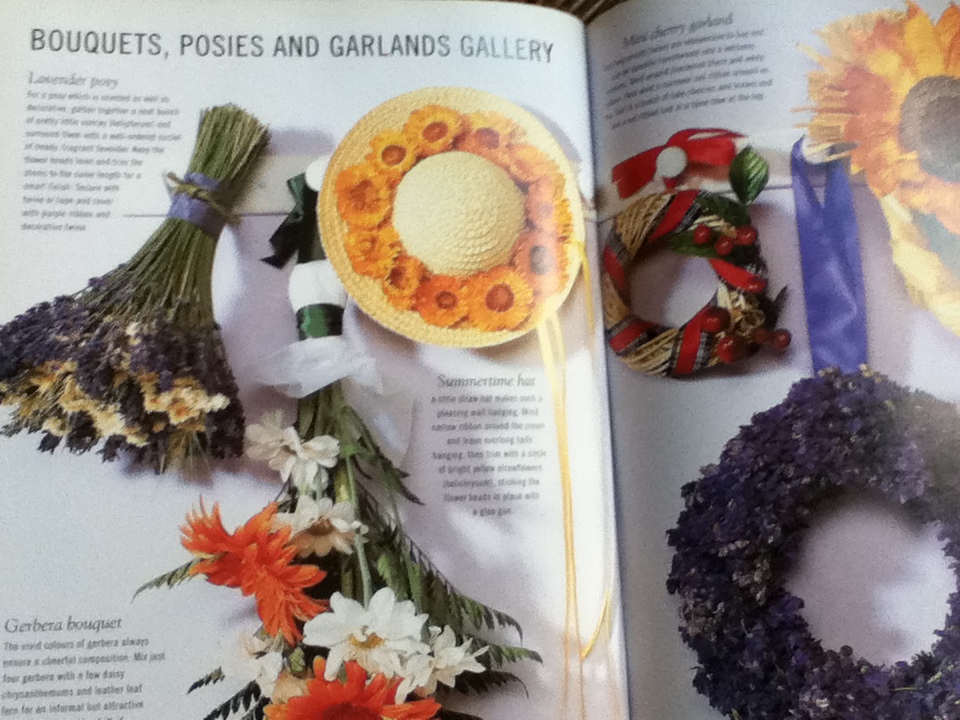 STEP-BY-STEP WEEKEND CRAFTS