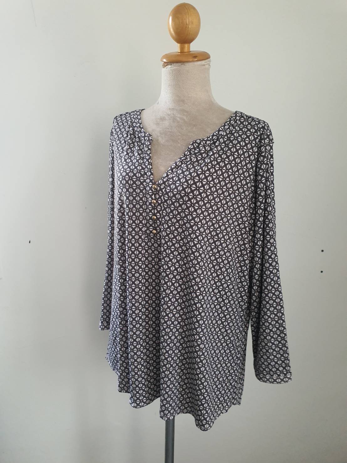 FF05598 เสื้อแฟชั่น มือสอง แบรนด์DANA BUCHMAN