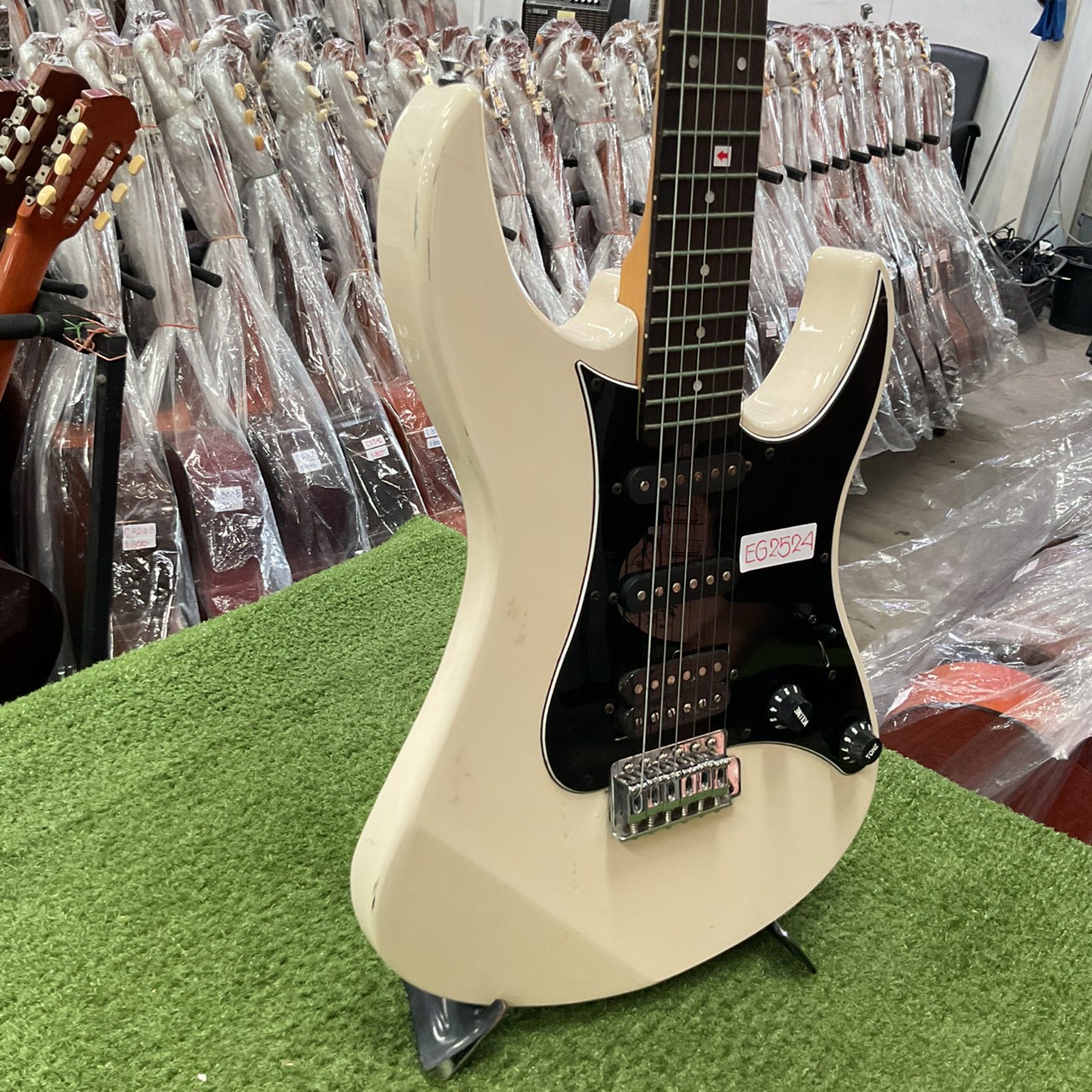 กีต้าร์ไฟฟ้า YAMAHA : YGX 112P