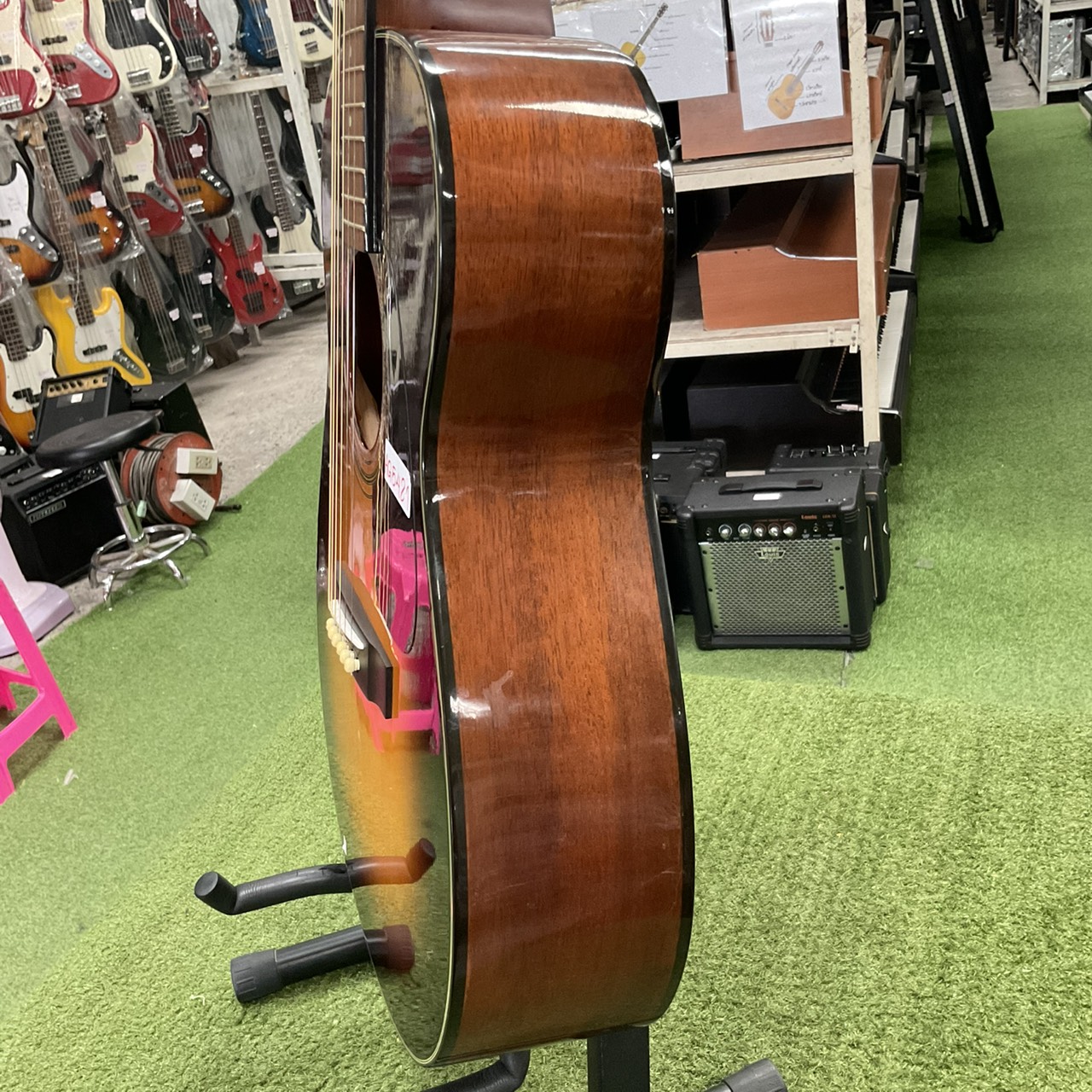 กีต้าร์โปร่ง Morris : MF-208