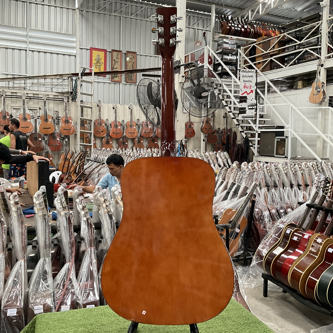 กีต้าร์โปร่ง Serena