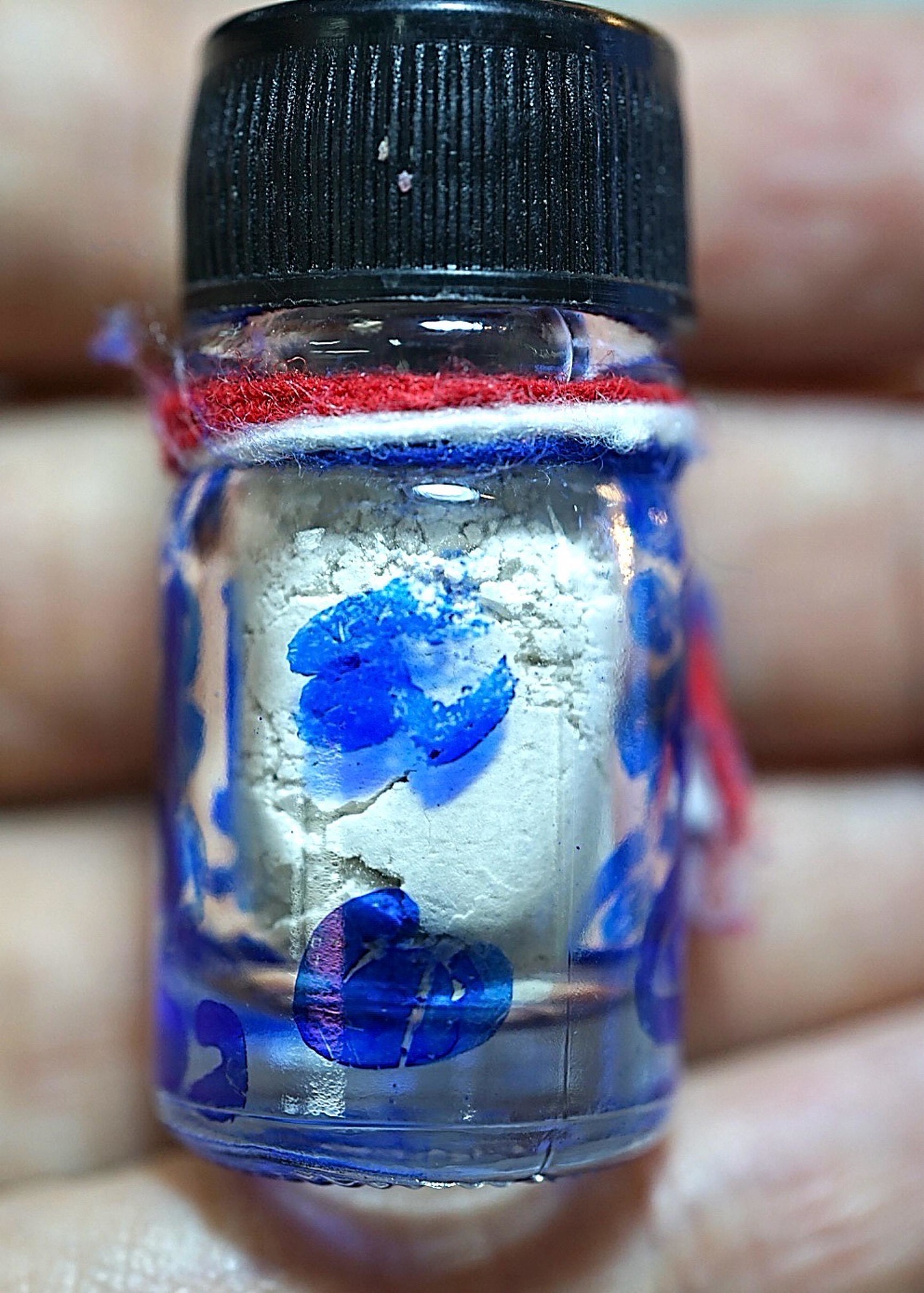 แป้งเสน่ห์หนังตะลุงครูลิเก Shadow Puppet Charming Powder. SKU-04022