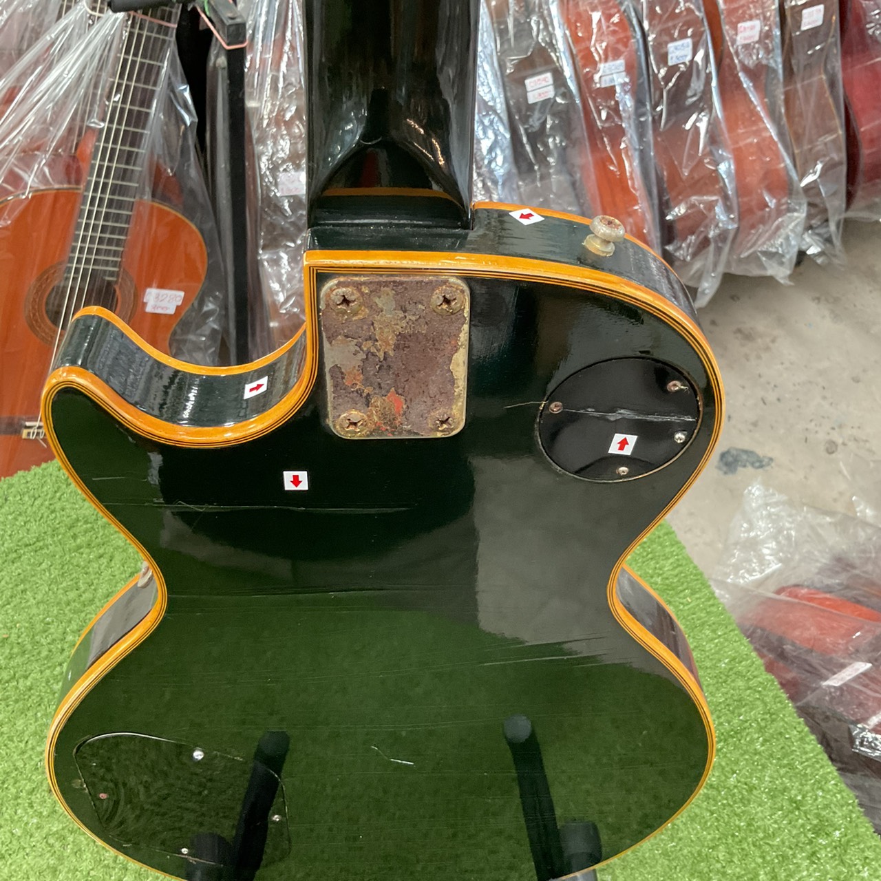 กีต้าร์ไฟฟ้า Marchis