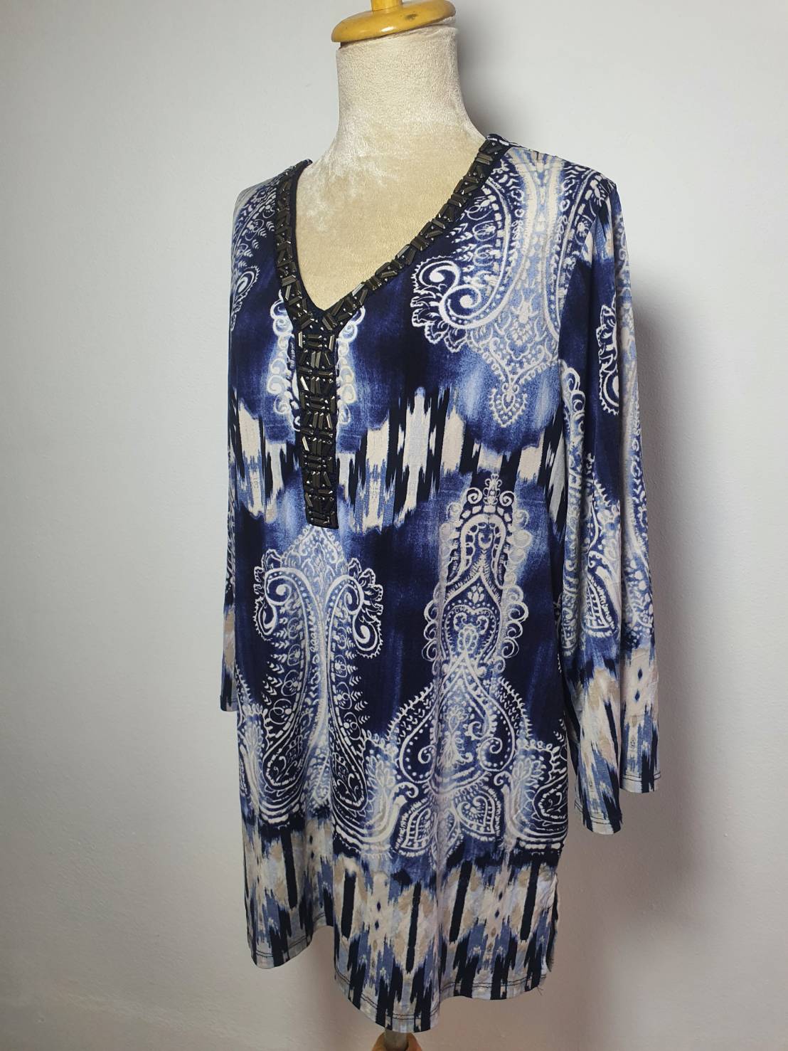FF04154 เสื้อผ้ามือสอง ลายน้ำเงิน แบรนด์ JM COLLECTION อก 46-50 นิ้ว