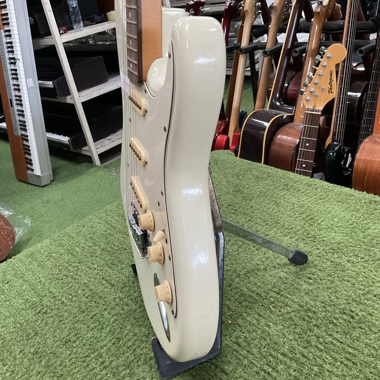 กีต้าร์ไฟฟ้า Photogenic