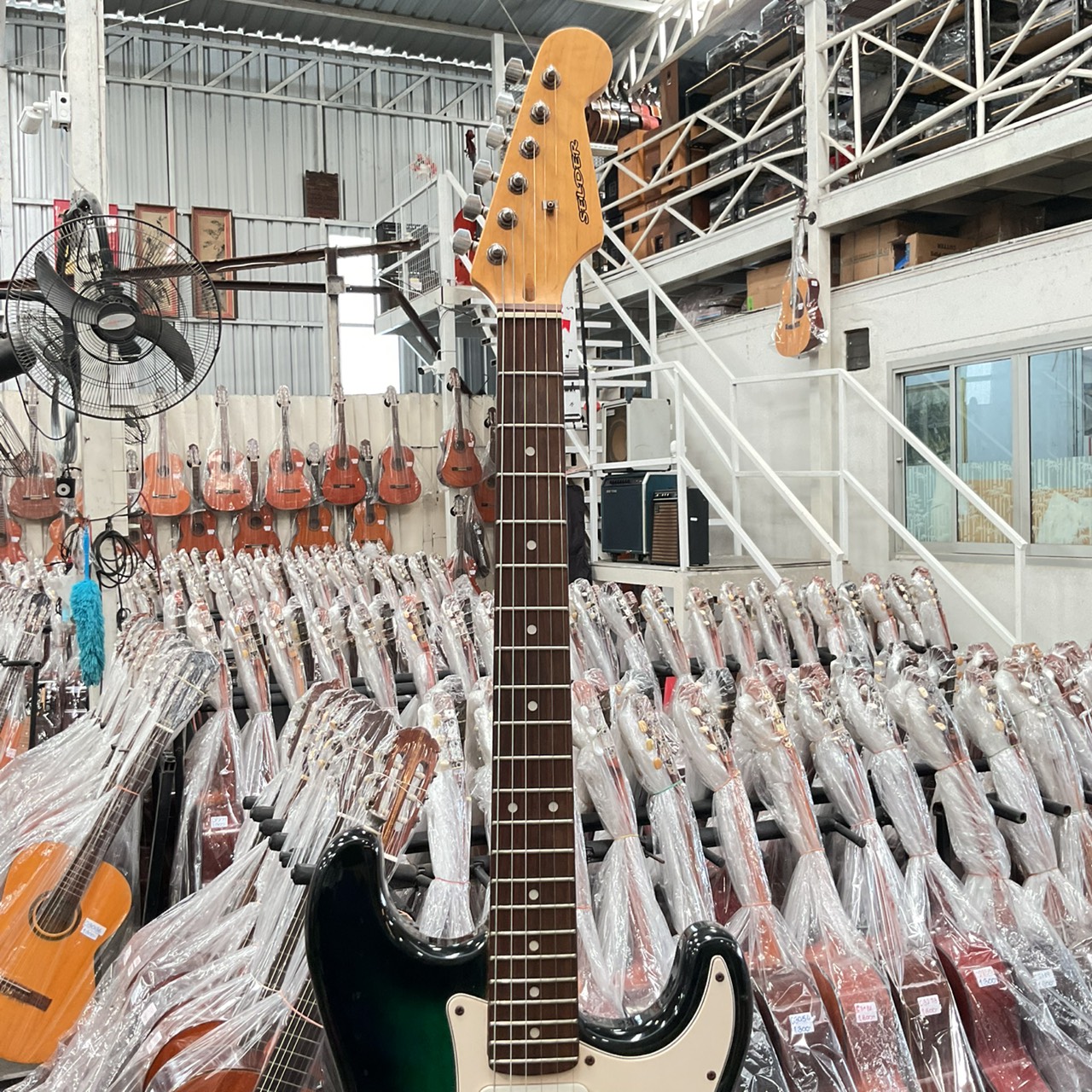 กีต้าร์ไฟฟ้า SELDER