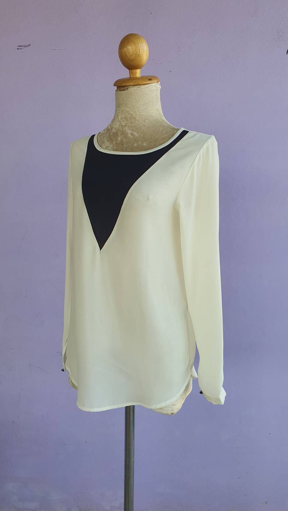 FF02812 เสื้อผ้ามือสอง สีขาว แบรนด์ MANGO อก 35 นิ้ว